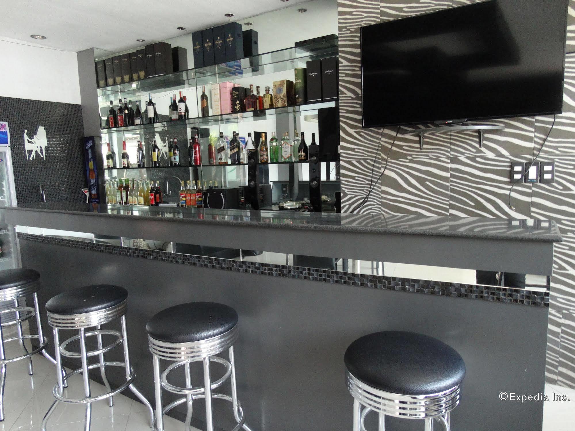 Peridot Suites Davao Ngoại thất bức ảnh