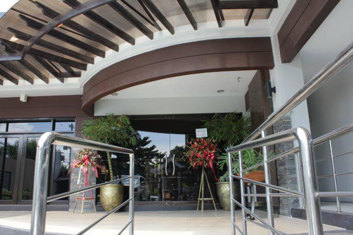 Peridot Suites Davao Ngoại thất bức ảnh